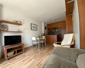 TV - QUIET APARTMENT WITH POOL in TOSSA (Tossa de Mar)