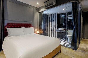 Chambre Double Deluxe | Articles gratuits dans le mini-bar, bureau