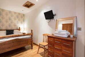 1 chambre, fer et planche à repasser, accès au Wi-Fi (inclus)