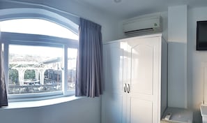 Superior Double Room | Down comforters, minibar, desk, soundproofing