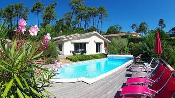 Piscine extérieure, piscine chauffée
