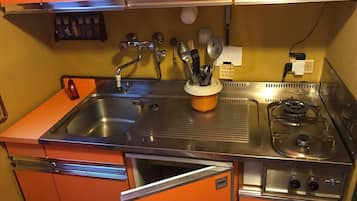 Refrigerador, microondas, parrilla de estufa y lavavajillas