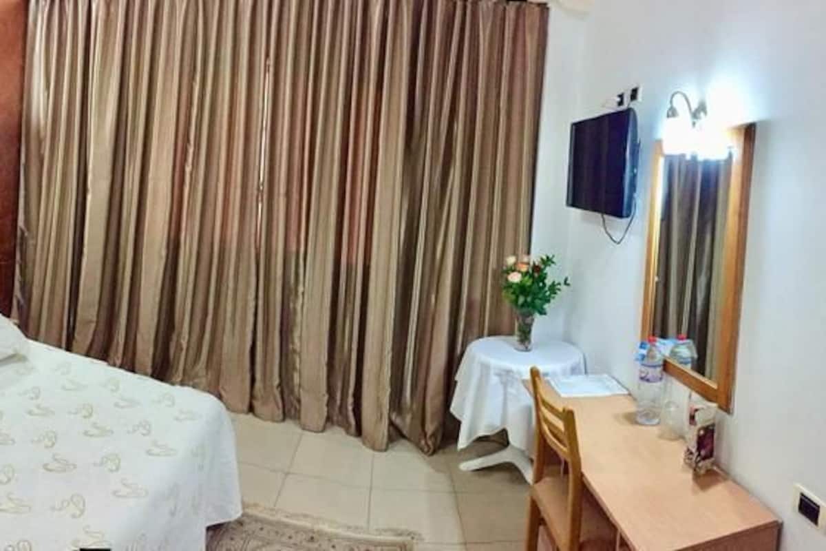 Classic Double Room, Non Smoking | Desk, blackout drapes, free WiFi