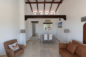 Smart TV, lareira, DVD player
