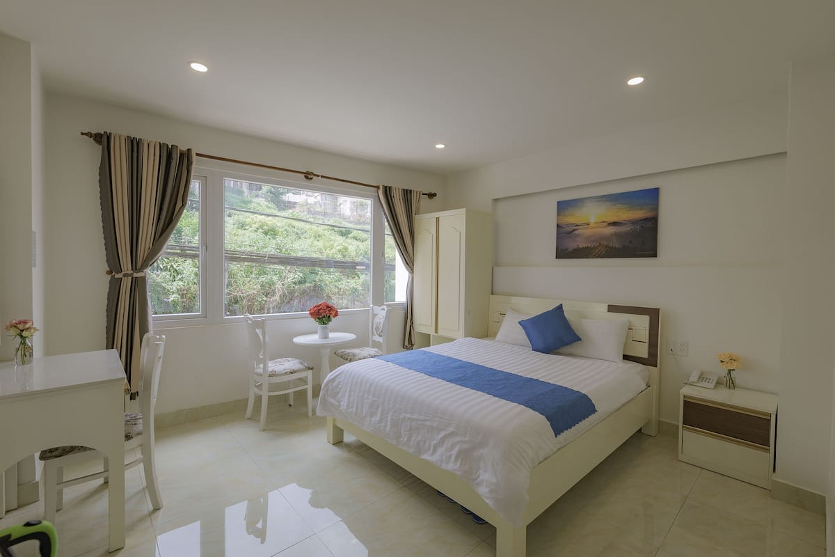 Deluxe Double Room | Minibar, desk, soundproofing, free WiFi