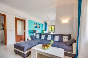 TV, DVD player - Amapola villa in Alcudia close to the beach (Alcúdia)