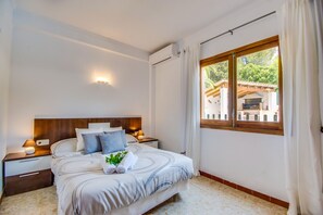 5 Schlafzimmer, Bügeleisen/Bügelbrett, kostenloses WLAN, Bettwäsche