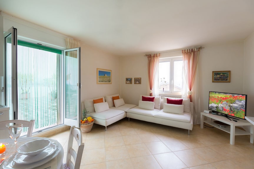 Sur Les Toits: Appartement Confortable Et Moderne Avec Espace Extérieur - Carovigno