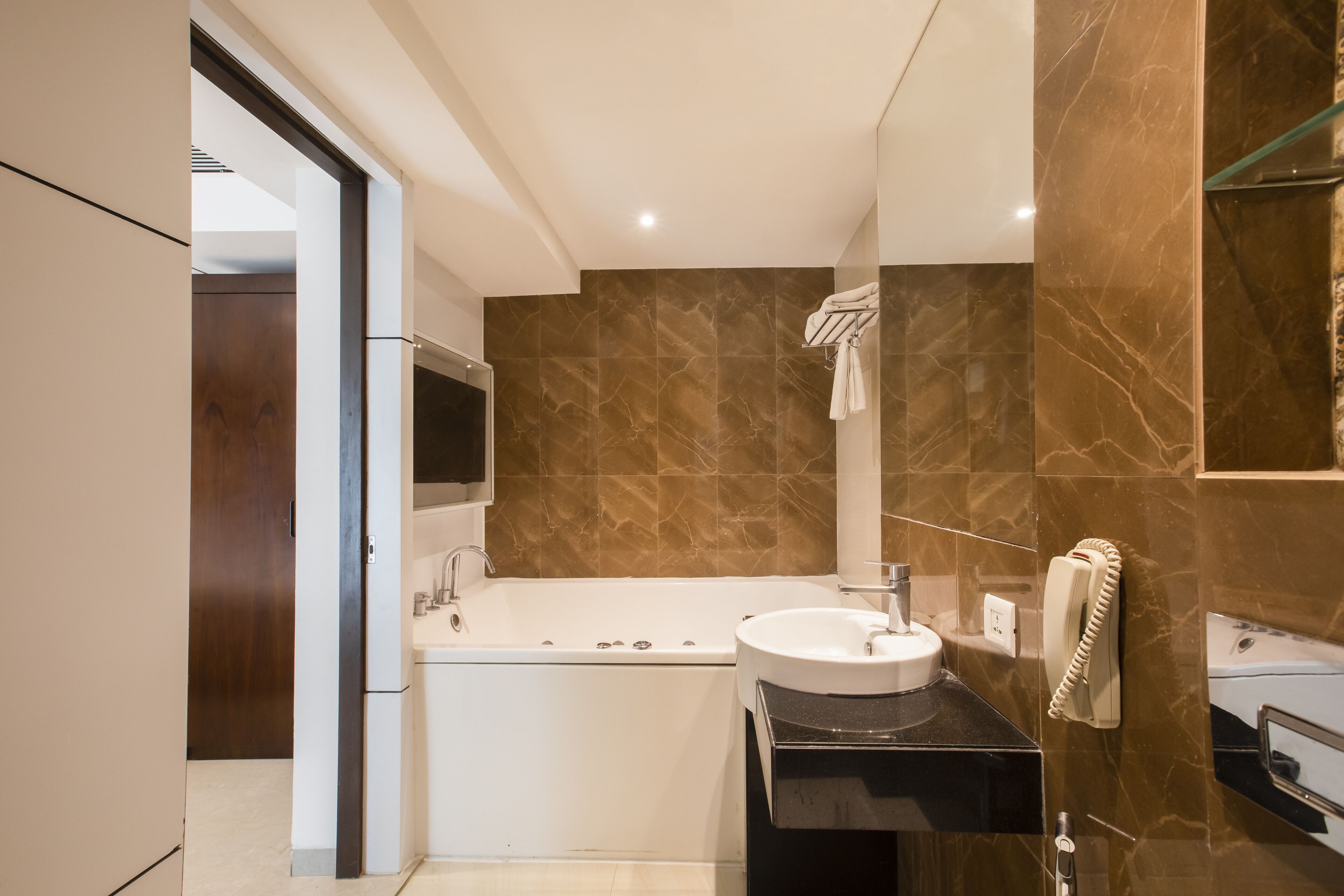 Foto - Ramee Techome