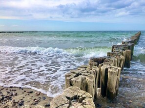 靠近海滩