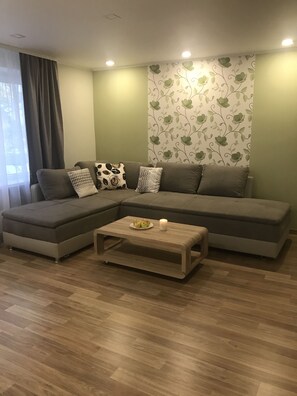 TV - TOP NEW APARTMENT (Baloži)
