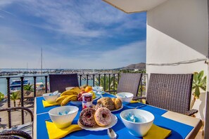 Outdoor dining - Apartment in Alcudia Concha close to the beach (Alcúdia)
