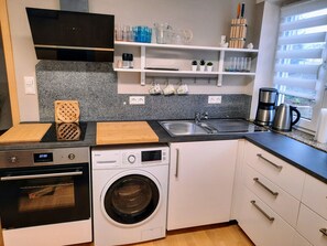 Fridge, microwave, oven, stovetop