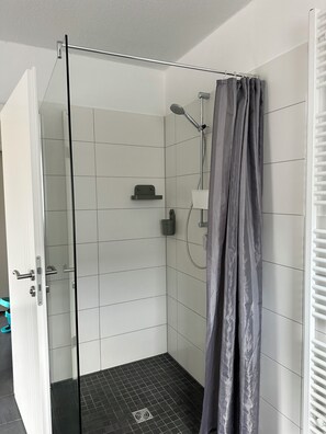 Duschwanne, Handtücher