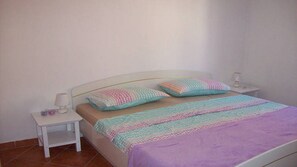 3 chambres, fer et planche à repasser, accès Internet, draps fournis