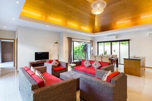 Living room - Boutique Balinese 3BR Pool Villa Martin (Rawai)
