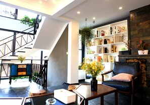 Interior - Carpenter's Rustic Courtyard-Great Wall (Huairou)