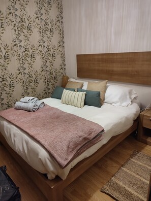 1 bedroom, free WiFi, bed sheets - Apartment in the center of Granada, 5 minutes away from the Alhambra. (Granada)