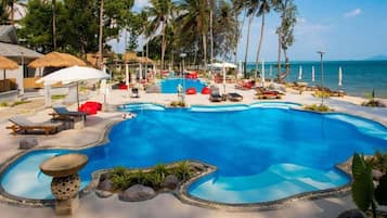 3 piscinas al aire libre