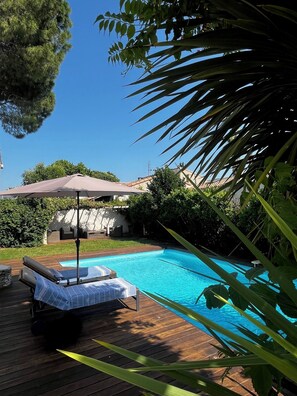 Outdoor pool - Beautiful Villa Piscine Nimes 30 min from the sea (Milhaud)
