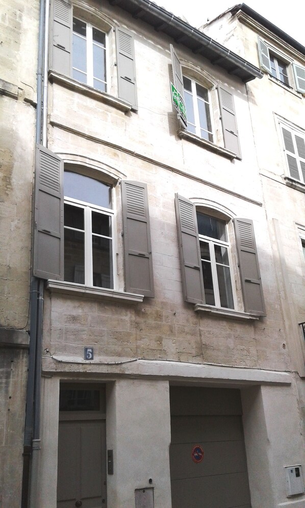 Exterior detail - Charming 2 bedroom apartment in the historic center of Avignon. (Avignon)