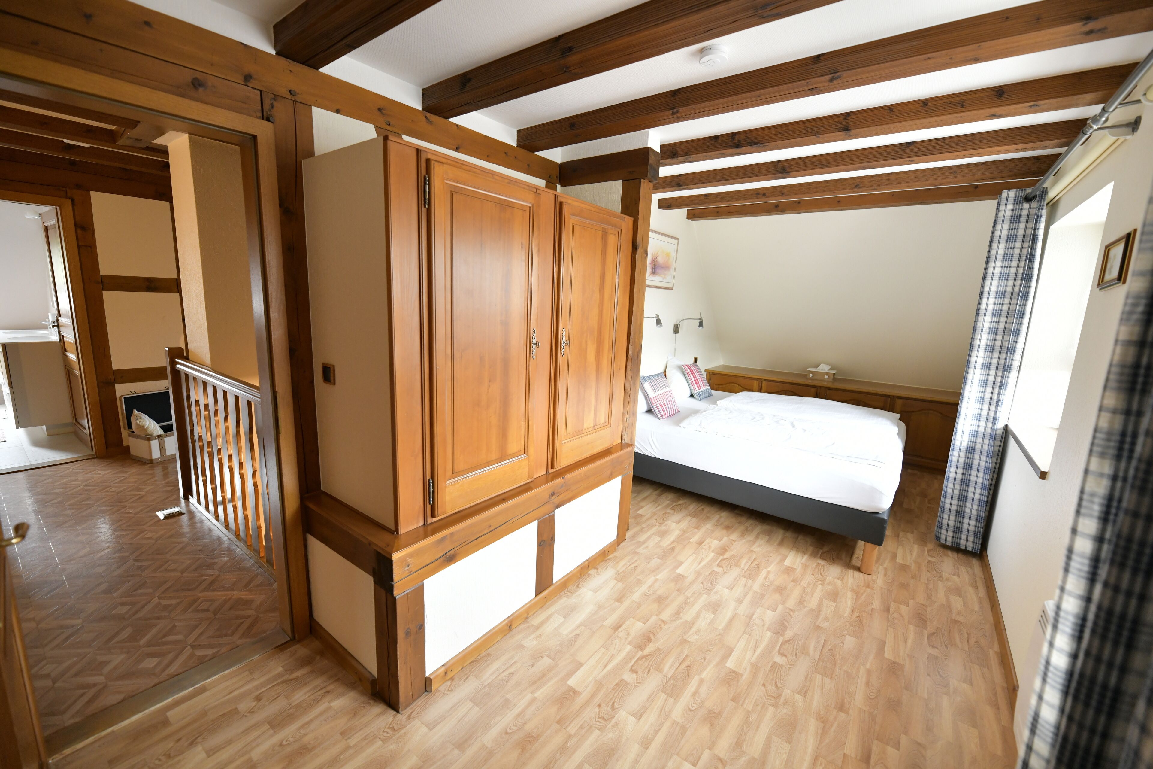 5 Schlafzimmer, Bügeleisen/Bügelbrett, kostenloses WLAN, Bettwäsche