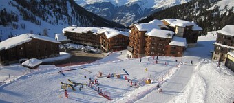 At the foot of the slopes, beautiful duplex, 2 bedrooms, sleeps 6, 7th floor, parking