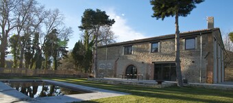 Beautiful house between vineyards and orchards 