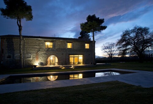 Beautiful house between vineyards and orchards 