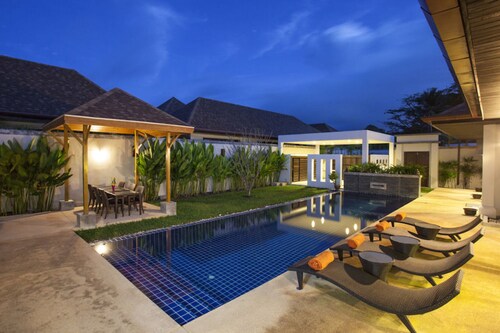 Exotic Boutique 4BR Pool Villa Toya