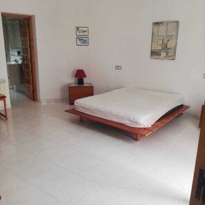 3 Schlafzimmer, Bügeleisen/Bügelbrett, Internetzugang, Bettwäsche