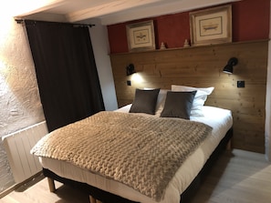 4 quartos, ferros/tábuas de passar roupa, Wi-Fi, roupa de cama