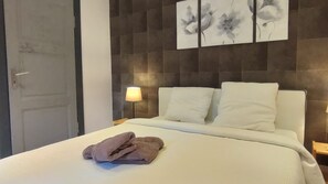 5 bedrooms, desk, iron/ironing board, travel crib - superb luxury apartment 170 m2, in the heart of the wine route (Mittelwihr)