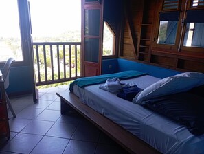 3 bedrooms, desk, iron/ironing board, travel cot