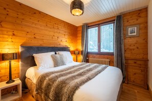 4 soverom, strykejern/-brett, reiseseng for barn og wi-fi (inkludert)