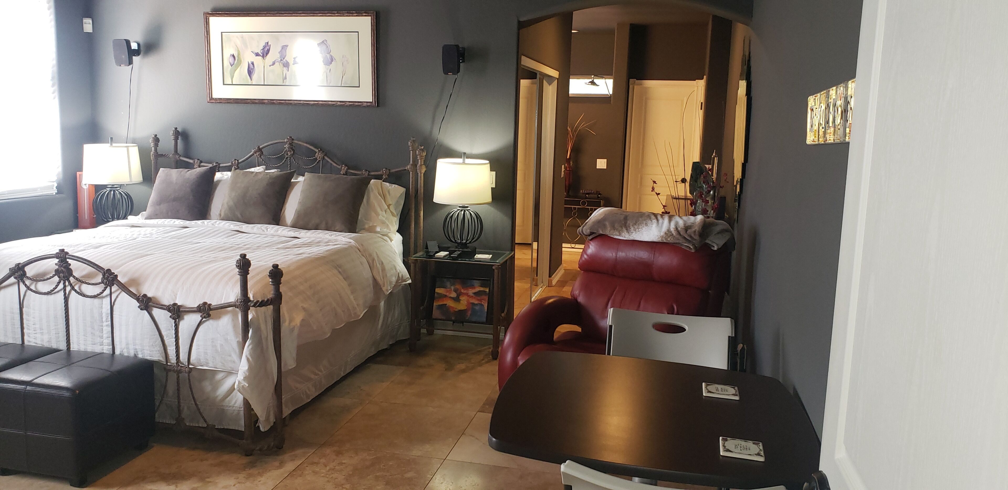 1 chambre, fer et planche à repasser, Wi-Fi gratuit, draps fournis