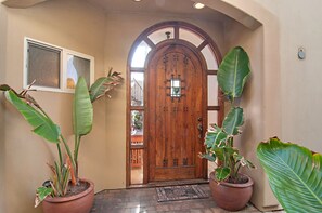 Exterior detail - Beachfront- Gorgeous 4 Bedroom House (Imperial Beach)