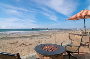 On the beach - Beachfront- Gorgeous 4 Bedroom  House (Imperial Beach)