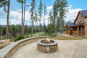 Property grounds - New Miner's Camp home, 4 bed/3.5 bath nestled in the heart of Suncadia Resort (Cle Elum)