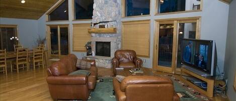 TV, fireplace, DVD player