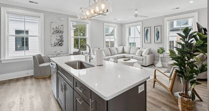 Bright and Spacious Downtown Condo