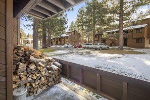 Property grounds - Wildflower 59: Centrally located (Mammoth Lakes)