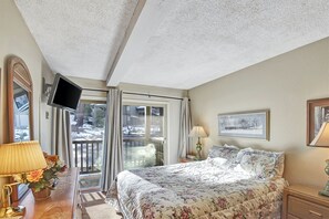 3 bedrooms, internet - Chamonix 21: Walk To The Lifts at Canyon Lodge (Mammoth Lakes)