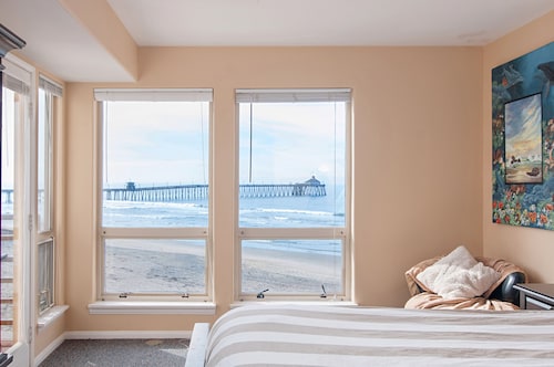 San Diego County Oceanfront 3 makuuhuoneen lämmitetty uima-allas / poreallas. Kompleksi hiekalla