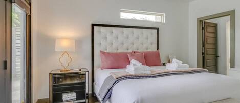 3 bedrooms, desk, iron/ironing board, WiFi