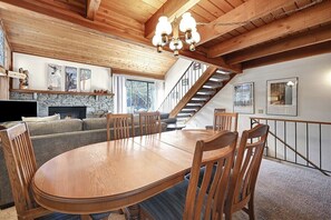 Dining - Snowflower 82: Near Mammoth Creek &  Snowcreek Gol (Mammoth Lakes)