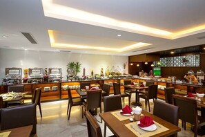 Bar (on property) - Palazzo Da Nang Beach Hotel (Da Nang)