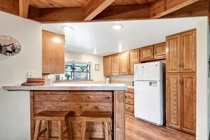 Kochgeschirr/Geschirr/Besteck