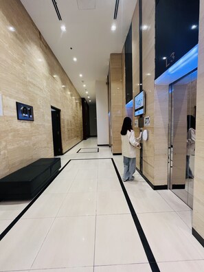 Lift - Sunrise City Apartment (Ho Chi Minh City)