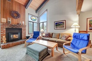 Télévision, cheminée